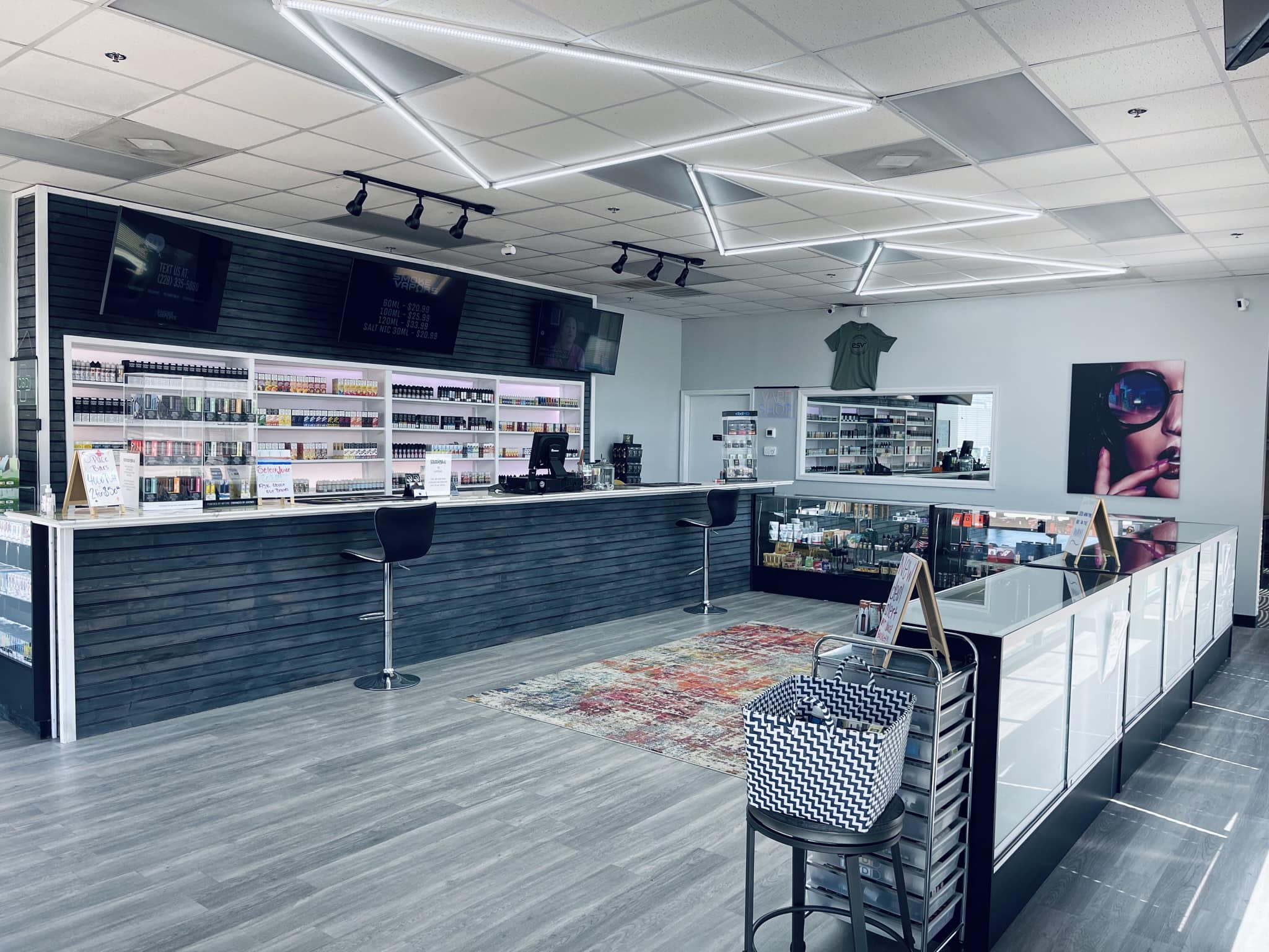 vape-shop-gulfport-interior.jpg